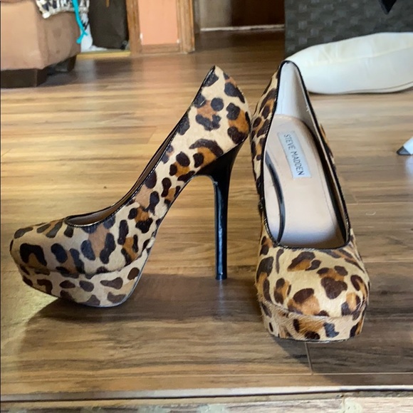 Steve Madden leopard heels - Picture 2 of 2
